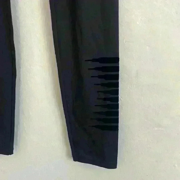 Savage x Fenty Forever Savage logo leggings in black - Picture 5 of 7